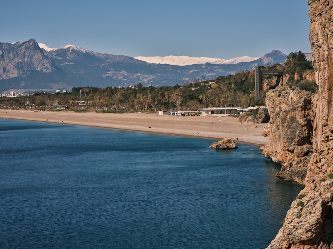 Kann man im Winter auf Mallorca baden? Thema Bild