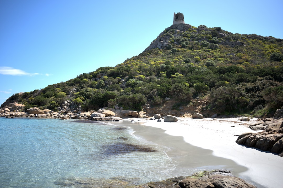 Kann man im Herbst auf Sardinien Badeurlaub machen? Thema Bild