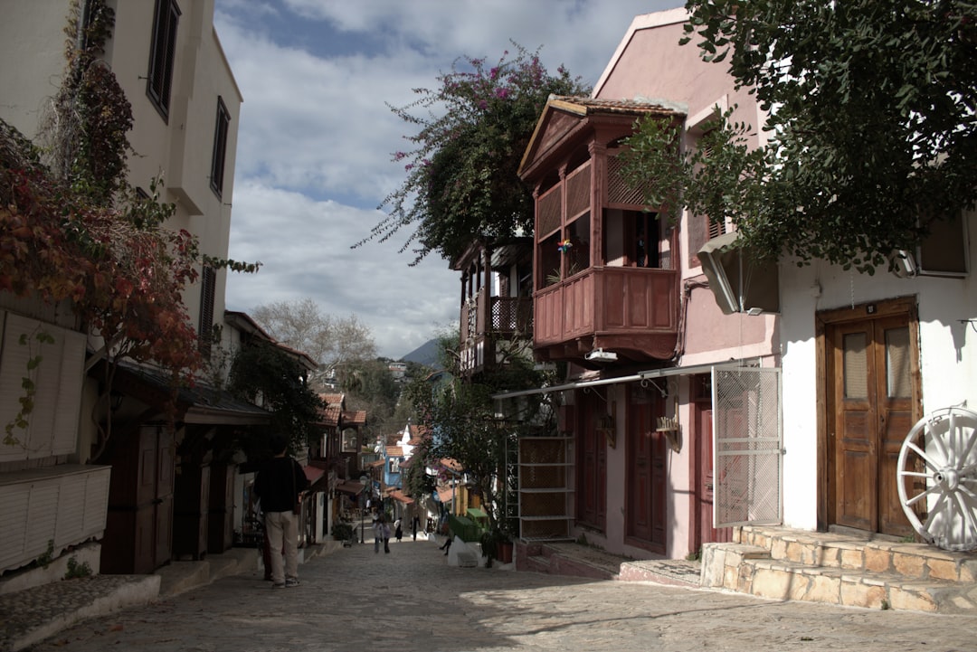 Wo ist es im Sommer angenehm für Städtereisen? Bild