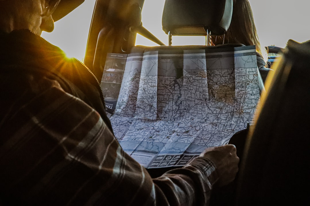 lächelnd und entspannt.